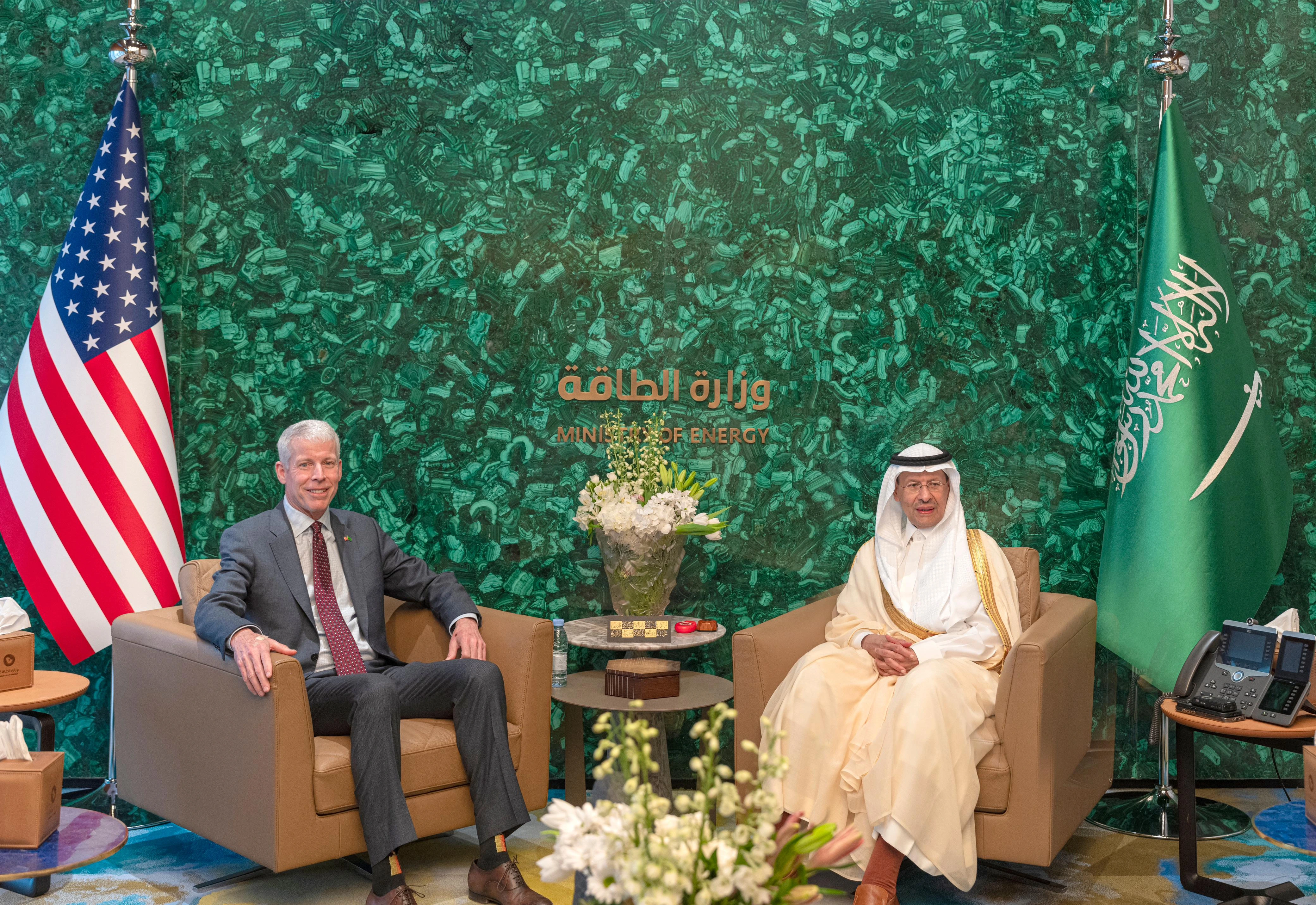 سمو وزير الطاقة يجتمع مع معالي وزير الطاقة الأمريكي لبحث تعزيز التعاون في مختلف مجالات الطاقة