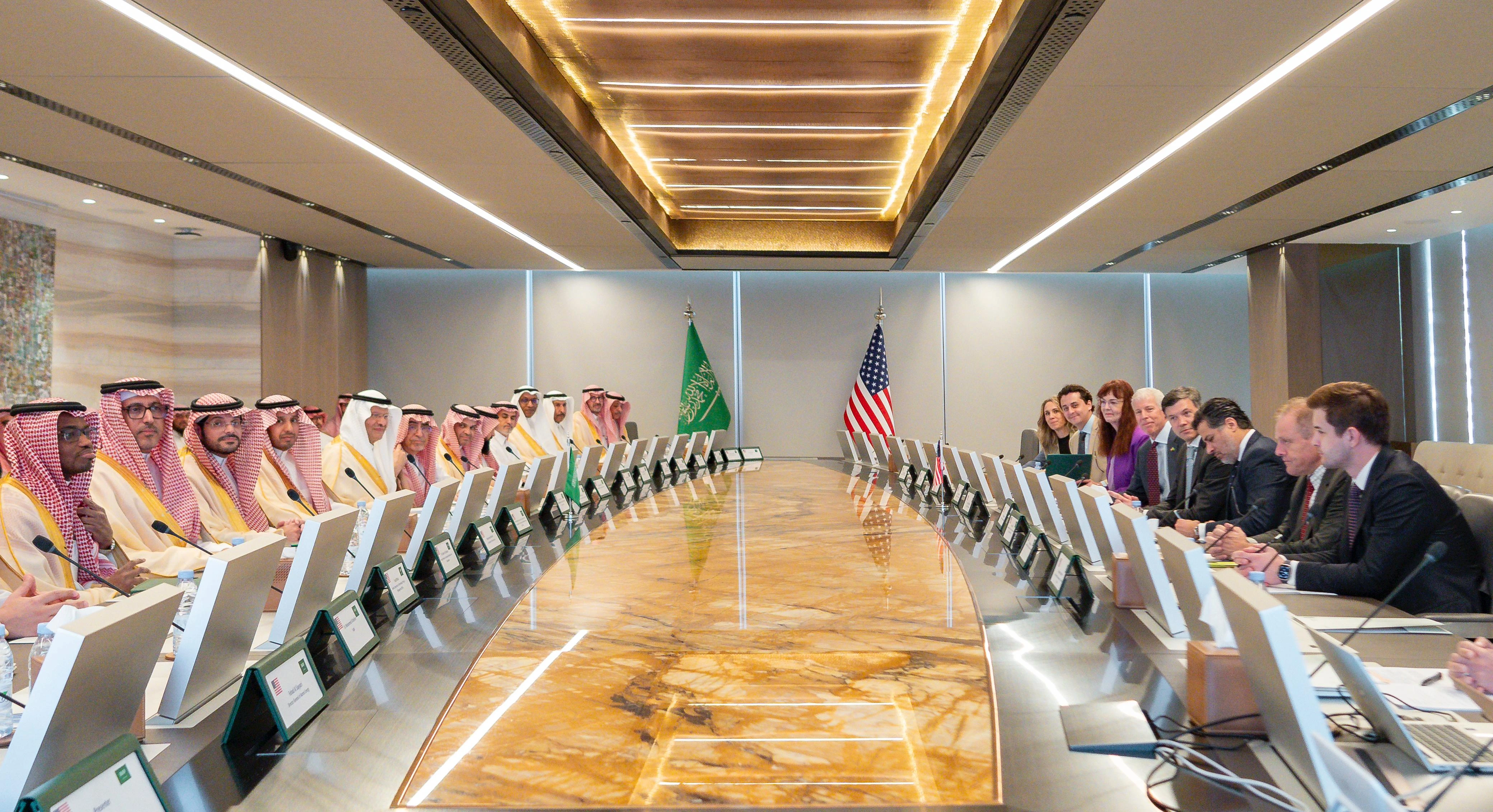 سمو وزير الطاقة يجتمع مع معالي وزير الطاقة الأمريكي لبحث تعزيز التعاون في مختلف مجالات الطاقة