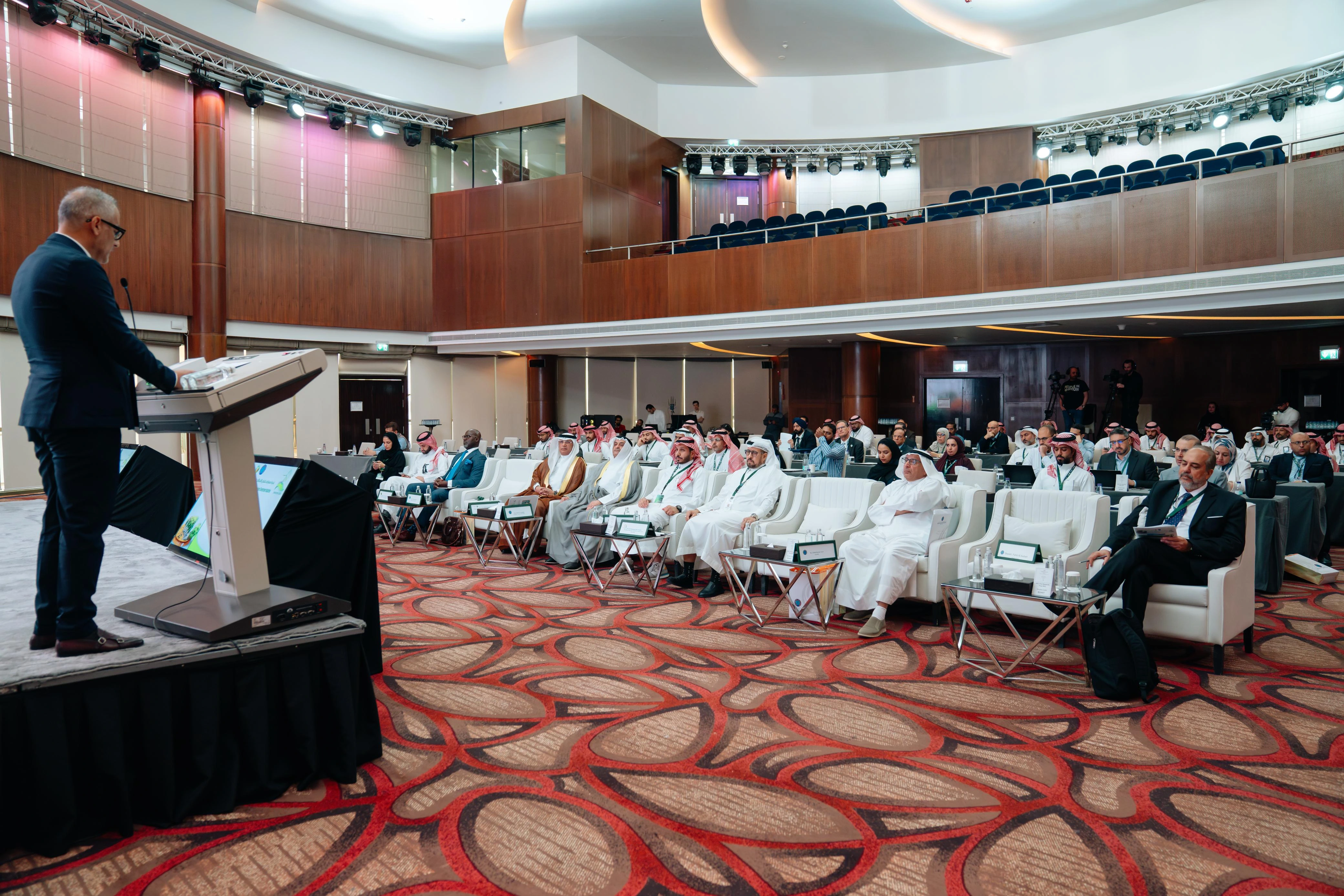 الرياض تستضيف أعمال الندوة الثانية لمسارات خفض الانبعاثات الكربونية في الصناعات البترولية اللاحقة