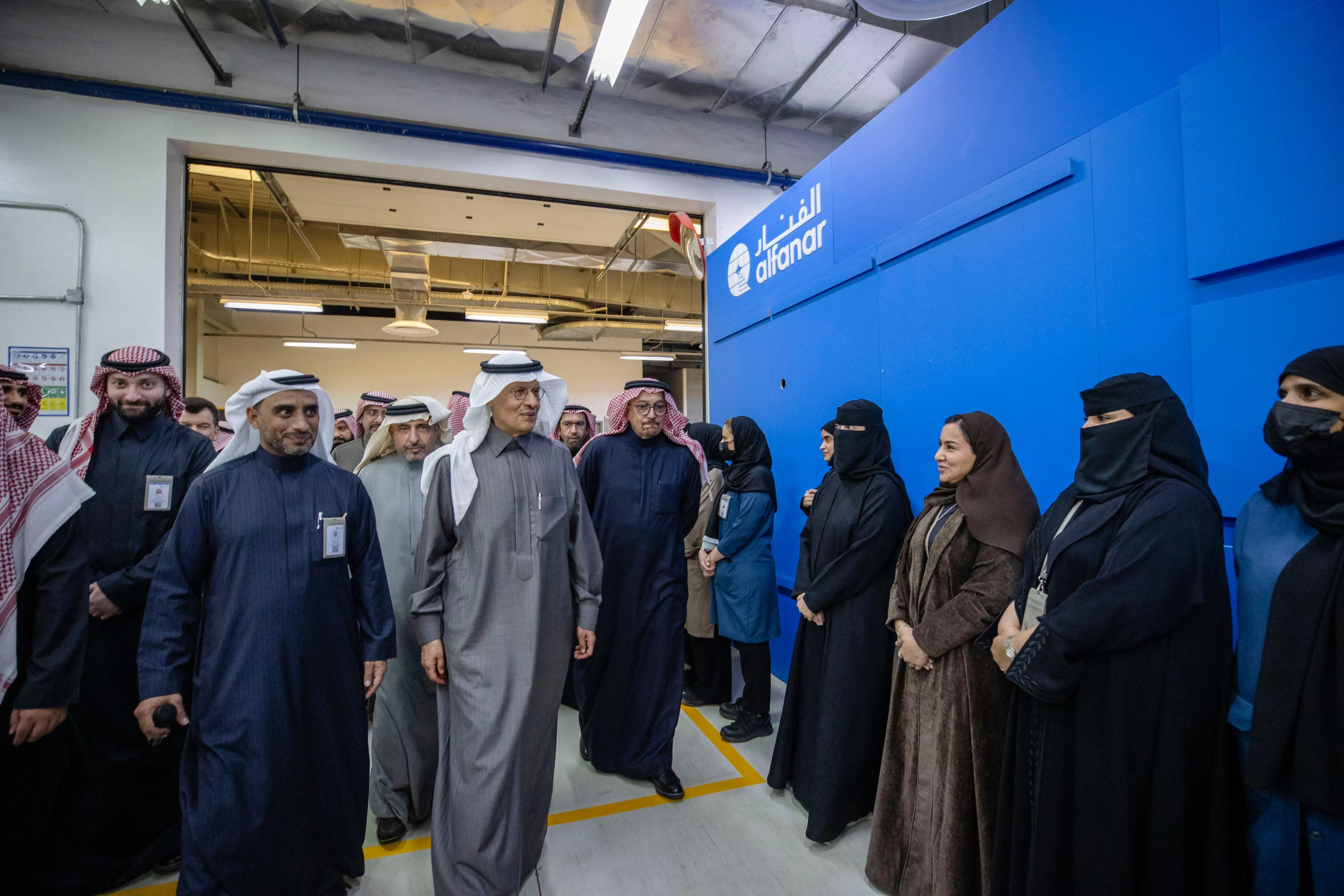 HRH Minister of Energy Tours Several Factories Specialized in Producing Energy Components-3